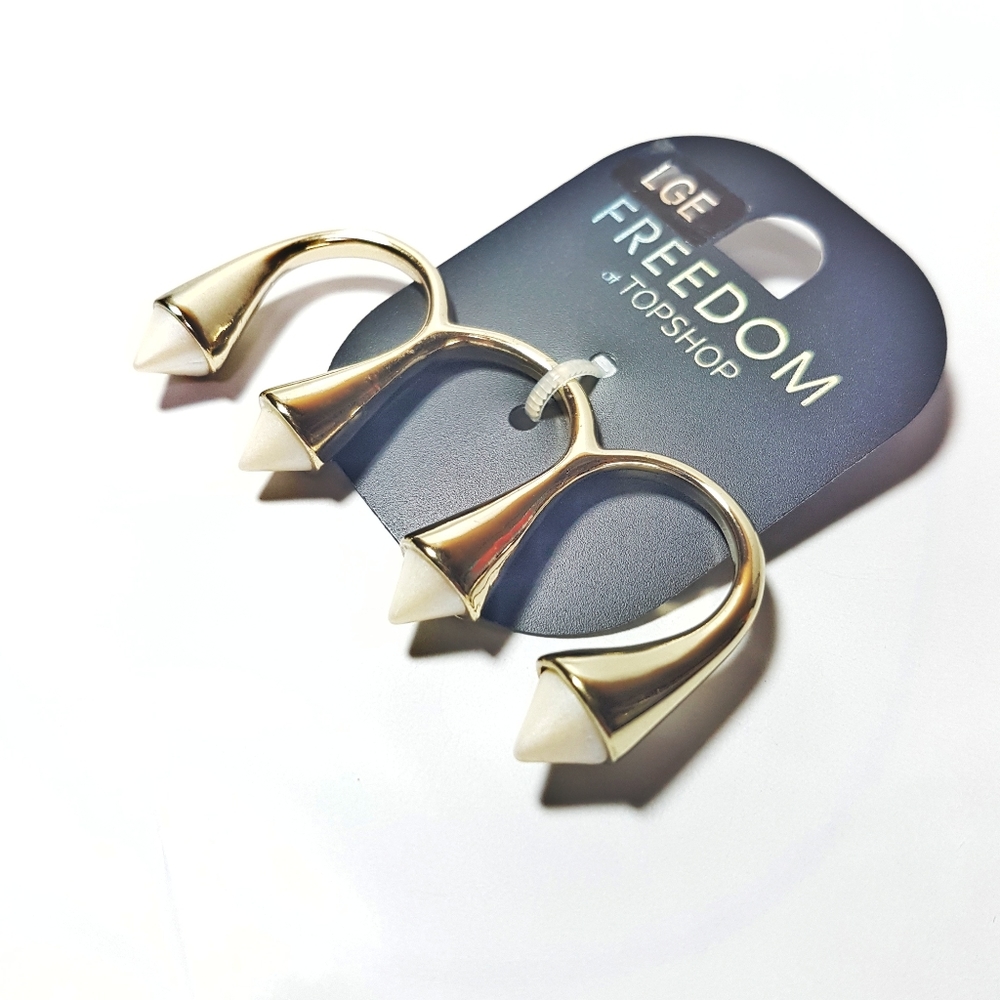 NWT Topshop 3 finger ring